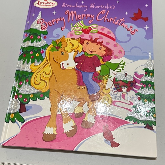 Vintage 2003 Strawberry Shortcake's Berry Merry Christmas Book with Hard Cover - Picture 14 of 15